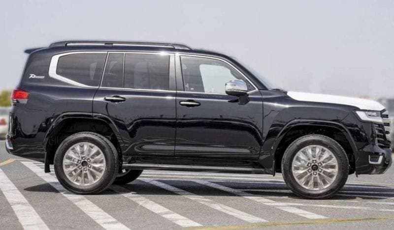 2026 Toyota Land Cruiser VXR thumbnail 3