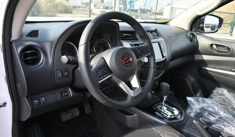 2025 Nissan Navara thumbnail 6