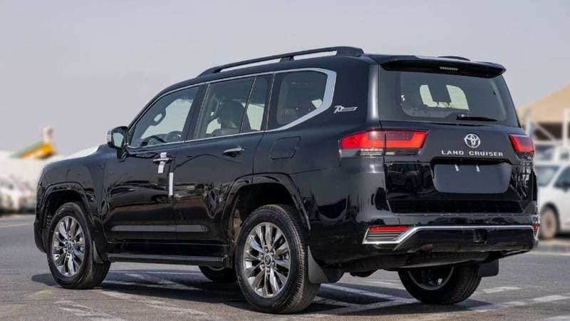 2025 Toyota Land Cruiser VX thumbnail 5
