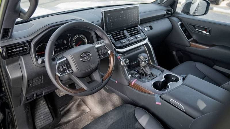 2025 Toyota Land Cruiser VX thumbnail 6