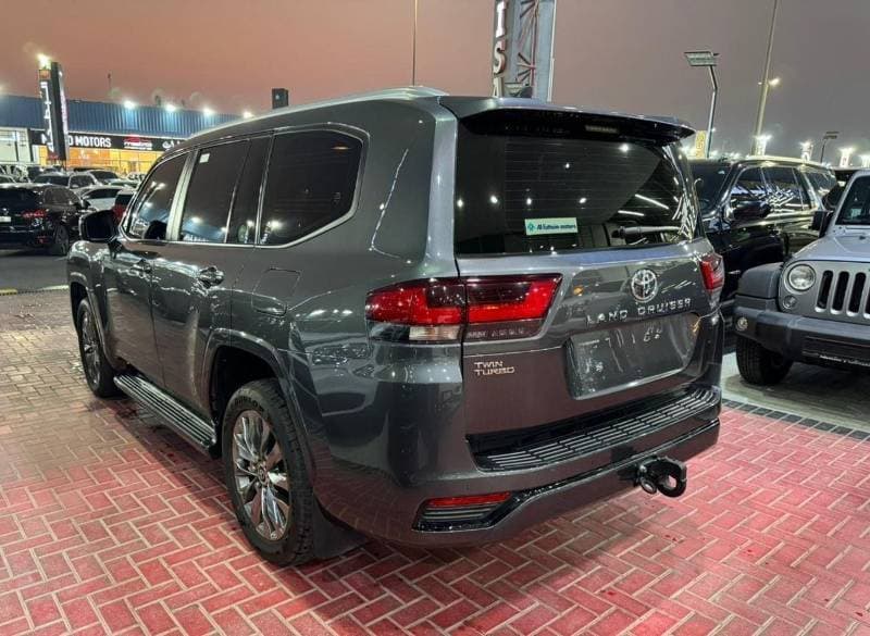 2024 Toyota Land Cruiser GXR thumbnail 4