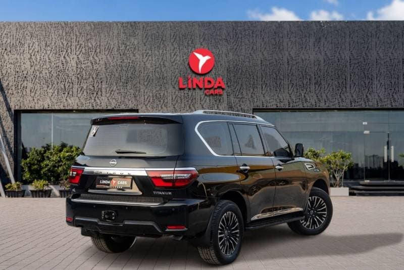 2023 Nissan Patrol SE TITANIUM thumbnail 6