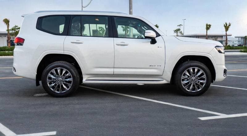 2026 Toyota Land Cruiser GXR thumbnail 3