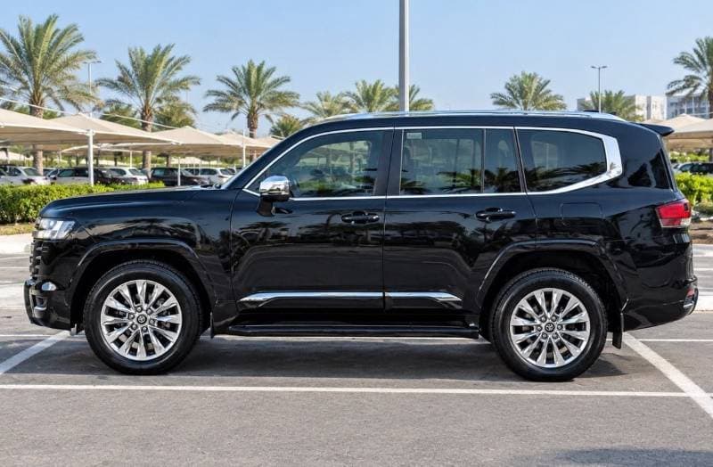 2024 Toyota Land Cruiser GXR thumbnail 4