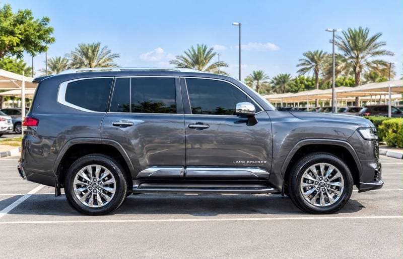 2022 Toyota Land Cruiser VXR thumbnail 6