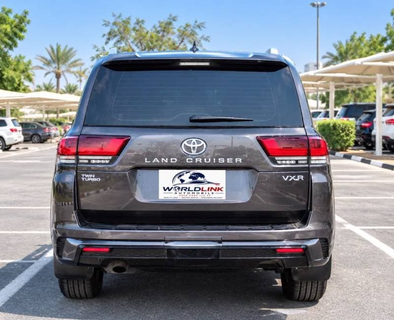 2022 Toyota Land Cruiser VXR thumbnail 7