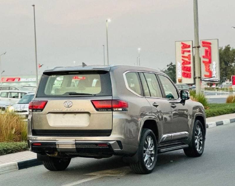 2022 Toyota Land Cruiser GXR thumbnail 5