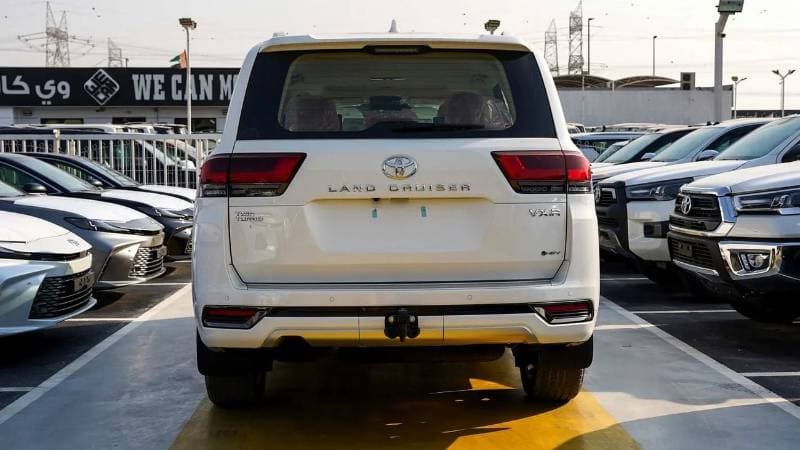 2026 Toyota Land Cruiser VXR thumbnail 6