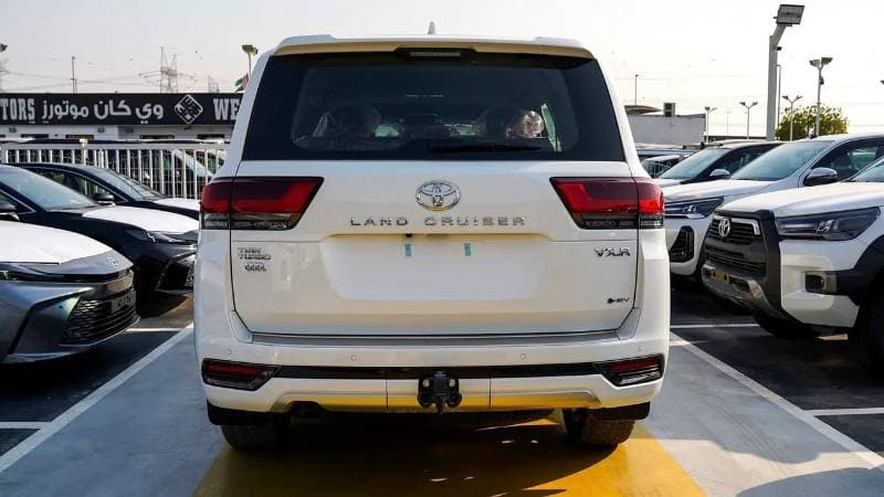 2026 Toyota Land Cruiser VXR thumbnail 6