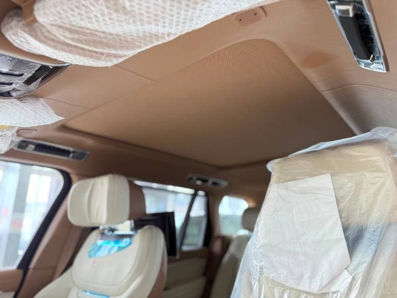 2024 Land Rover Range Rover SV LWB P615 thumbnail 7