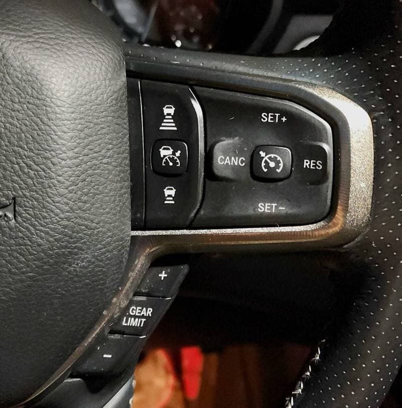 2021 RAM 1500 REBEL thumbnail 6