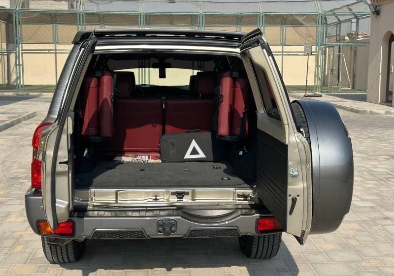 2024 Nissan Patrol SUPER SAFARI thumbnail 3
