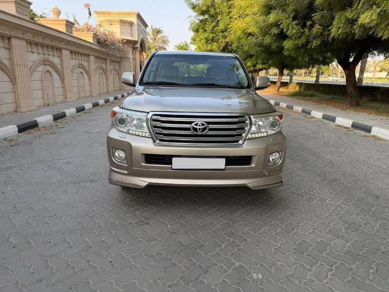 2012 Toyota Land Cruiser VXR thumbnail 2