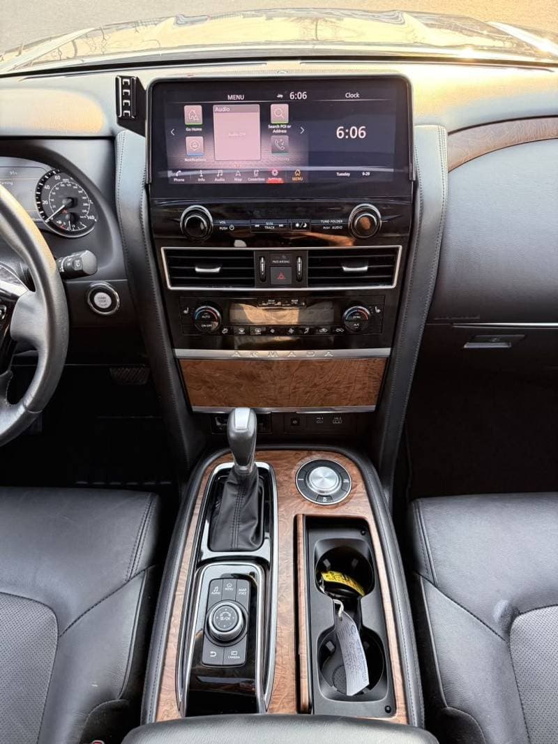 2023 Nissan Armada SL thumbnail 7