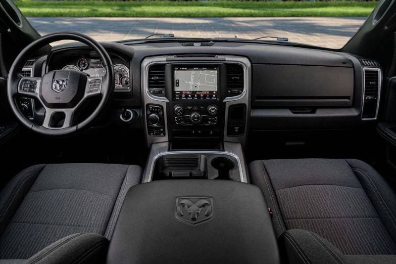 2023 RAM 1500 thumbnail 8