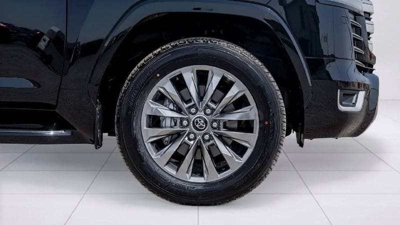 2026 Toyota Land Cruiser VXR thumbnail 5