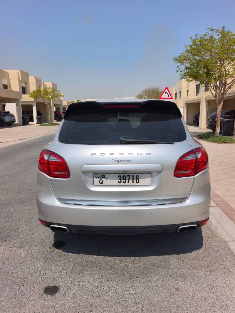 2013 Porsche Cayenne STANDARD thumbnail 5