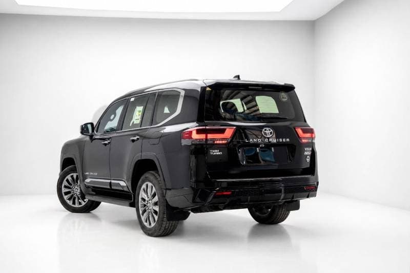 2026 Toyota Land Cruiser VXR thumbnail 5