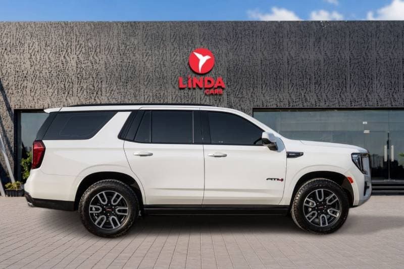 2022 GMC Yukon AT4 thumbnail 7