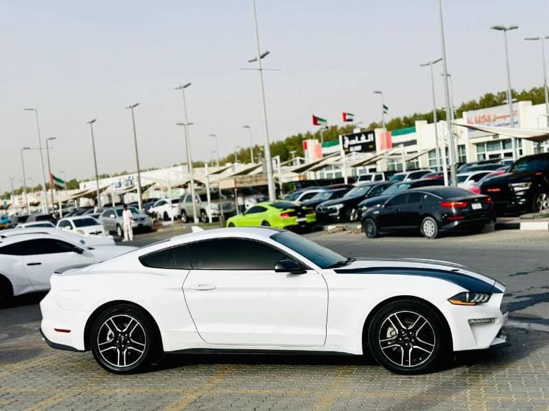 2022 Ford Mustang thumbnail 4
