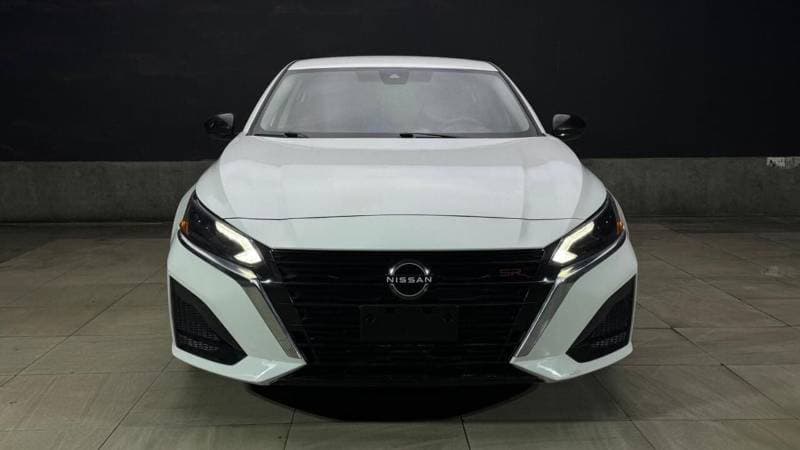 2024 Nissan Altima S thumbnail 2
