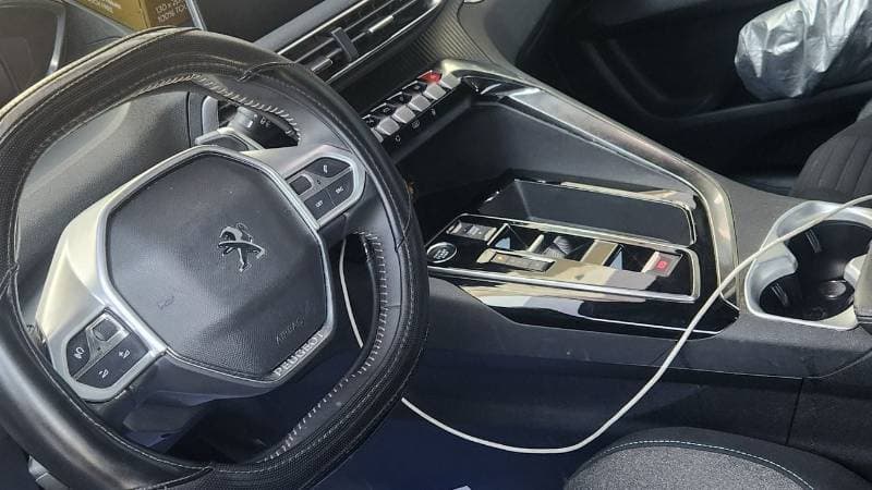 2025 Peugeot 3008 ACTIVE thumbnail 4