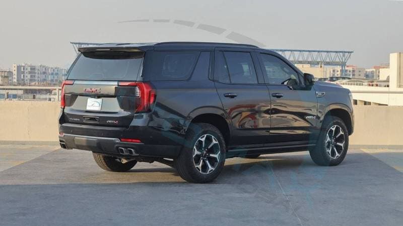 2025 GMC Yukon AT4 thumbnail 7