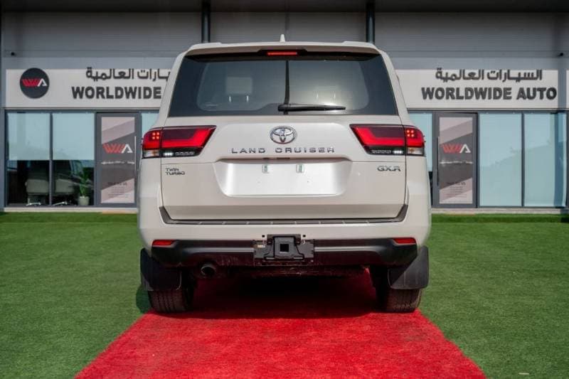 2025 Toyota Land Cruiser GXR thumbnail 2
