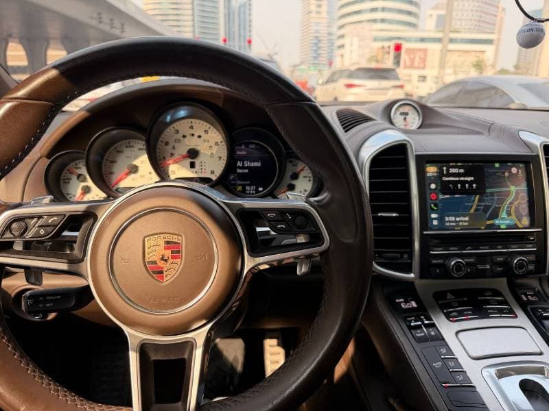 2016 Porsche Cayenne S thumbnail 3