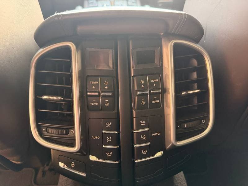 2016 Porsche Cayenne S thumbnail 6