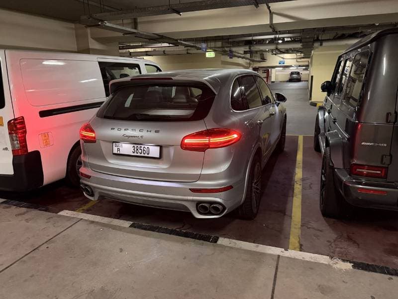 2016 Porsche Cayenne S thumbnail 8