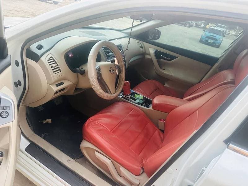 2013 Nissan Altima SV thumbnail 6