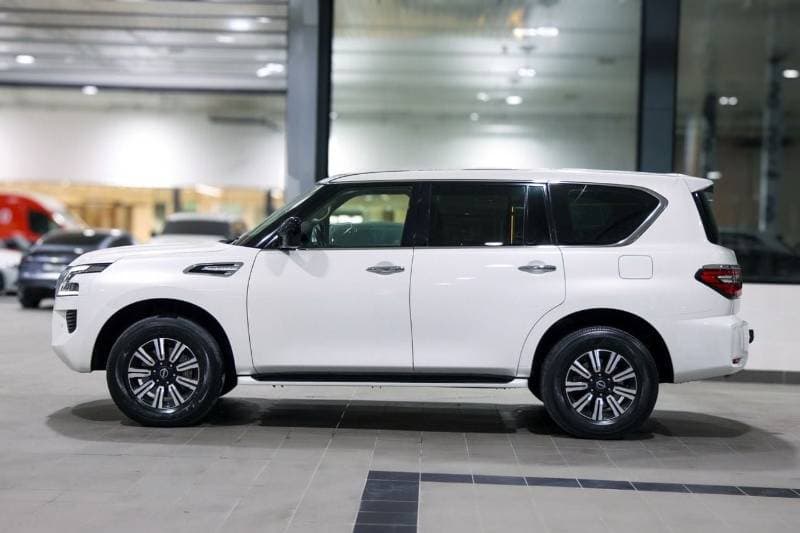 2024 Nissan Patrol XE thumbnail 5