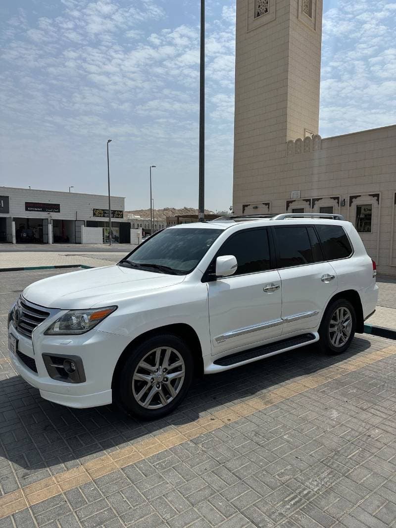2014 Lexus LX570 SPORT PLATINUM thumbnail 4