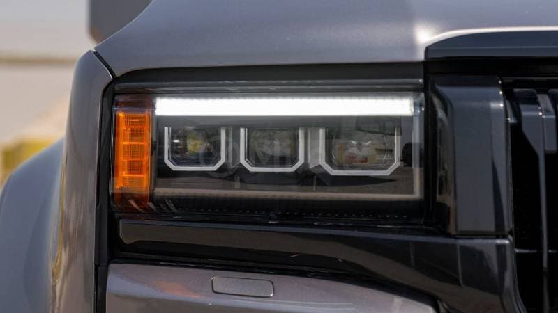 2025 Toyota Prado thumbnail 3