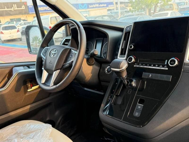 2026 Toyota Granvia PREMIUM thumbnail 5