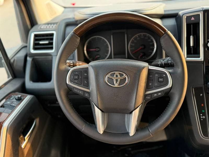 2026 Toyota Granvia PREMIUM thumbnail 6