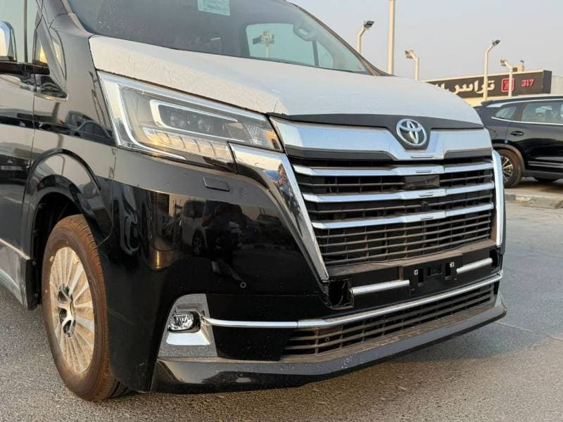 2026 Toyota Granvia PREMIUM thumbnail 4