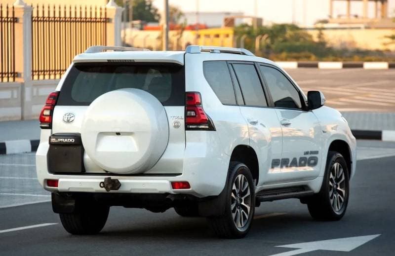 2022 Toyota Prado TX L thumbnail 3