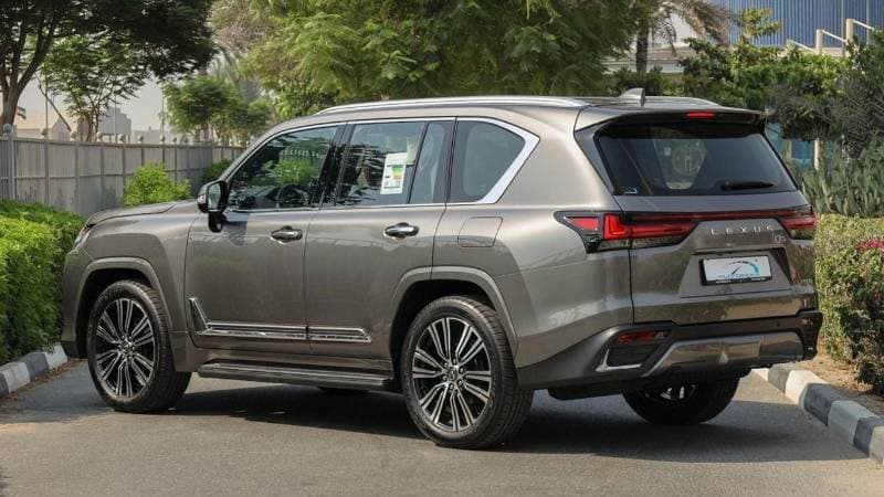 2026 Lexus LX600 SIGNATURE thumbnail 6