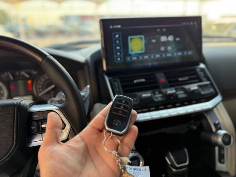 2018 Toyota Land Cruiser VXR thumbnail 8