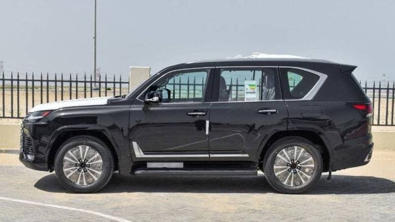 2024 Lexus LX600 SIGNATURE thumbnail 4