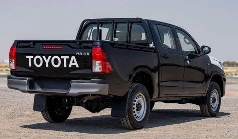2026 Toyota Hilux GL thumbnail 4