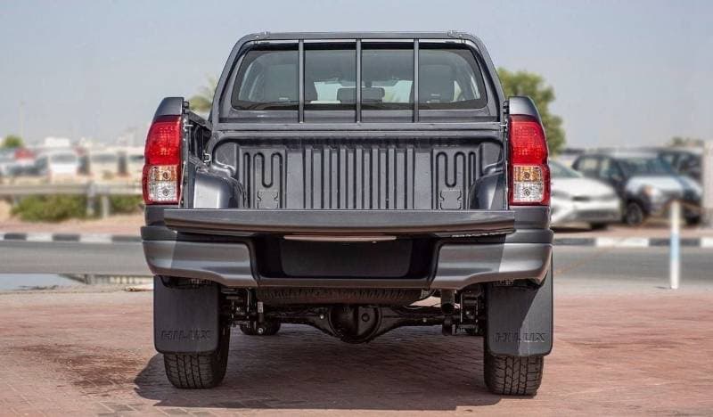 2025 Toyota Hilux SGLX thumbnail 8
