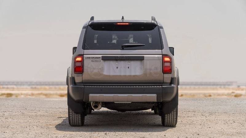 2025 Toyota Prado thumbnail 8