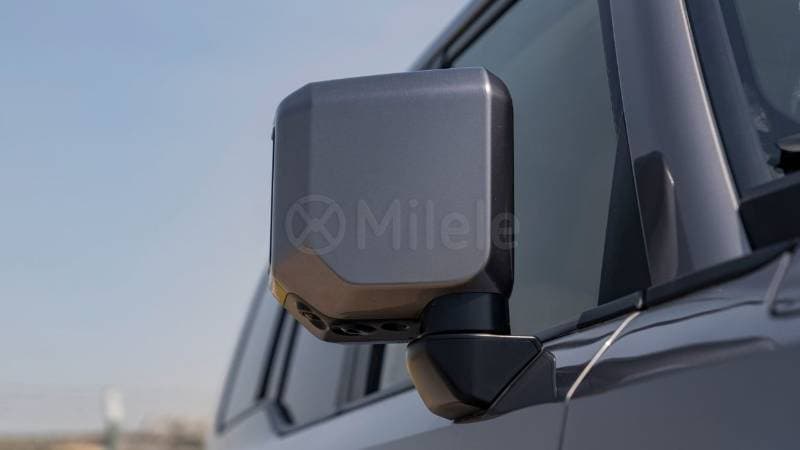 2025 Toyota Prado thumbnail 4