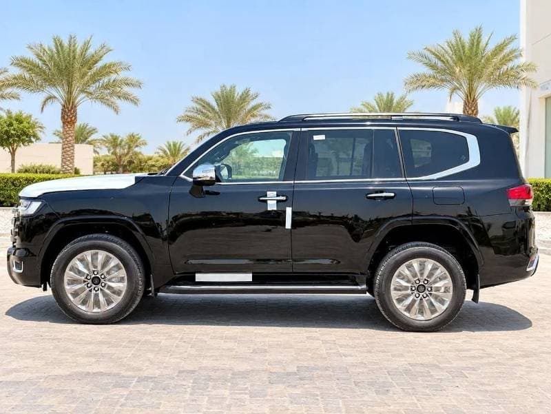 2026 Toyota Land Cruiser VXR thumbnail 4