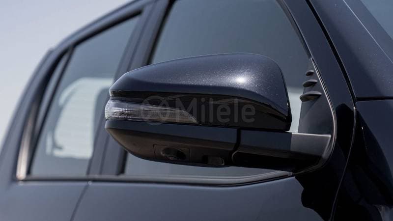 2025 Toyota Hilux GR SPORT thumbnail 4