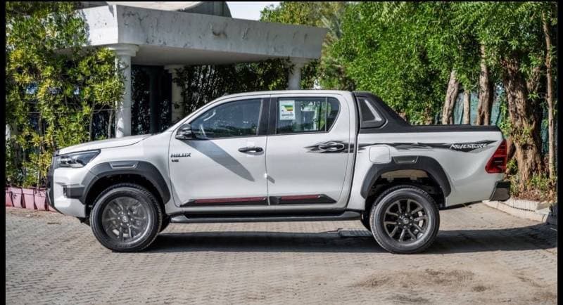 2026 Toyota Hilux ADVENTURE thumbnail 3
