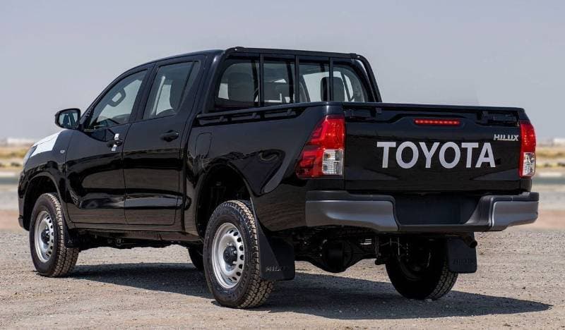 2026 Toyota Hilux DLX thumbnail 6